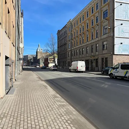 Cozy 2 -room In The Center Of - Lacplesa Appartamento *